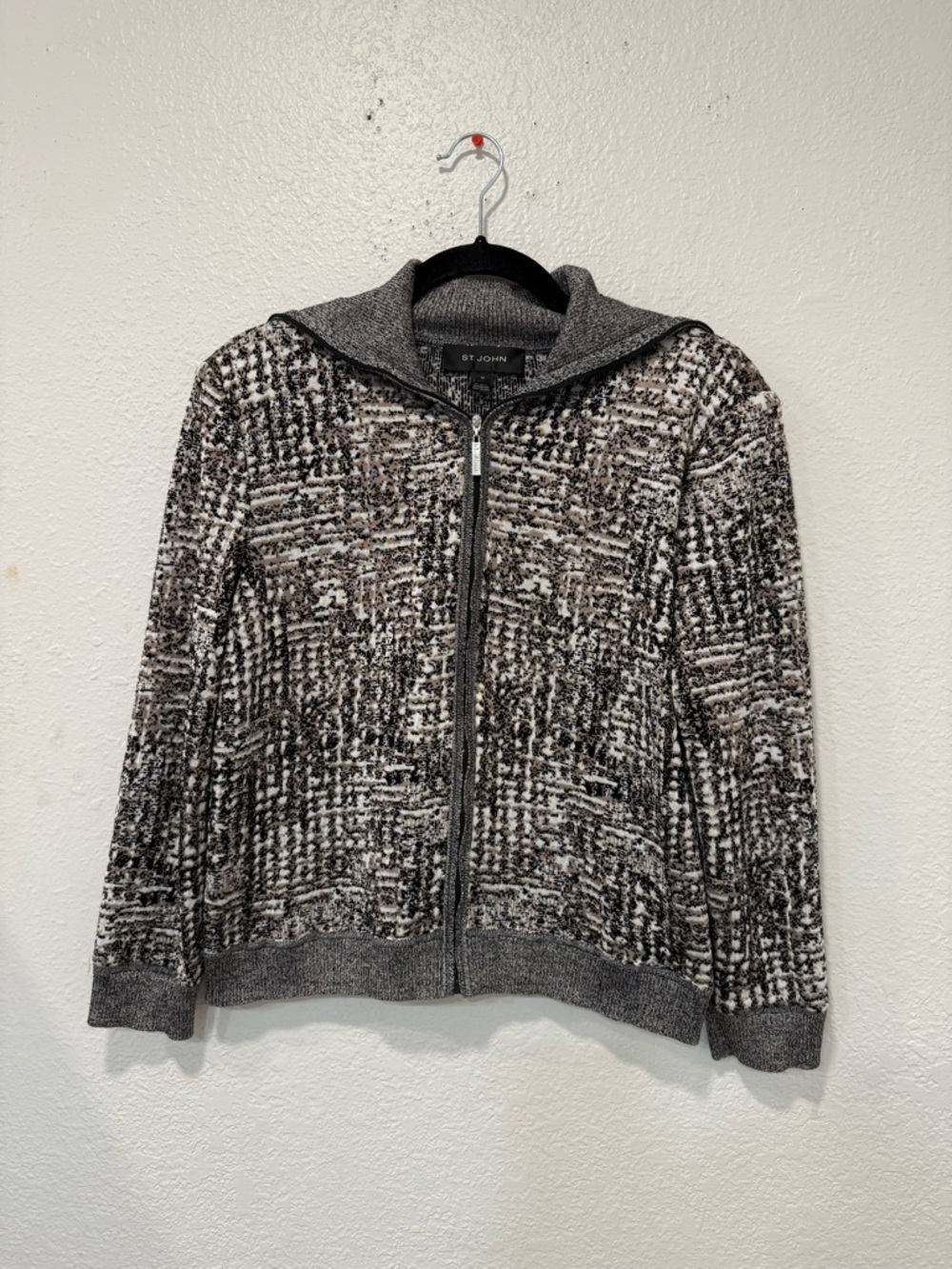 ST. JOHN Womens Full Zip Wide Collar Sweater Blouse Size MBeige Black White